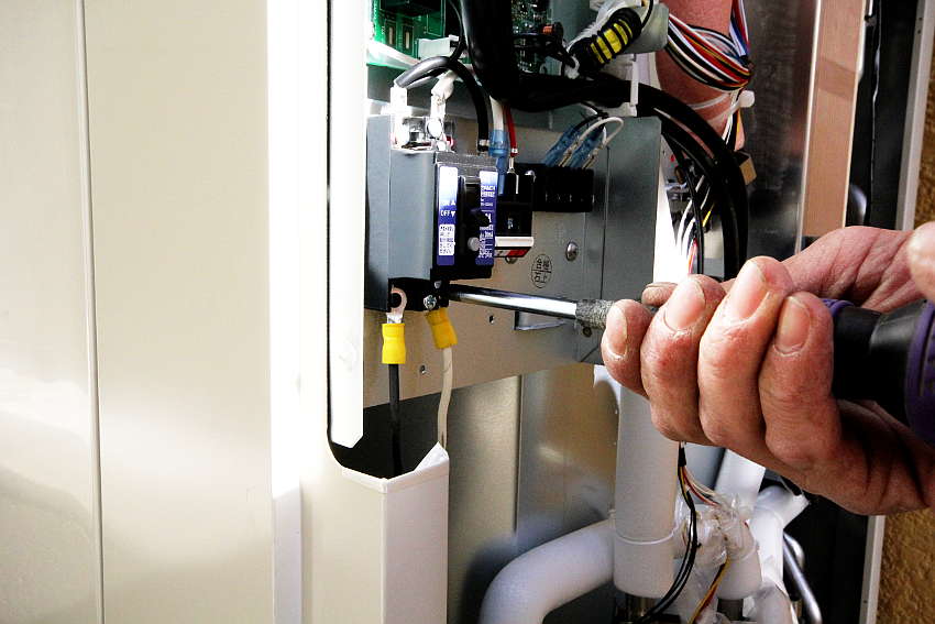 電源コードの接続