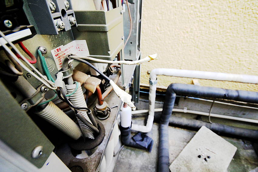 絶縁テープ巻きつけ完了