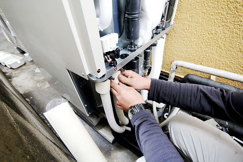 接続部分に保温材巻きつけ