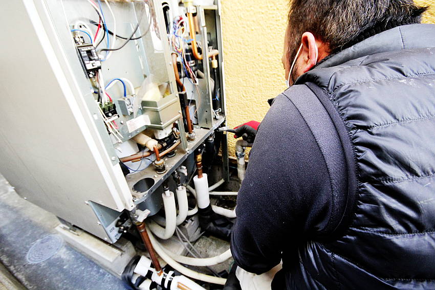 排水にお湯が抜けている