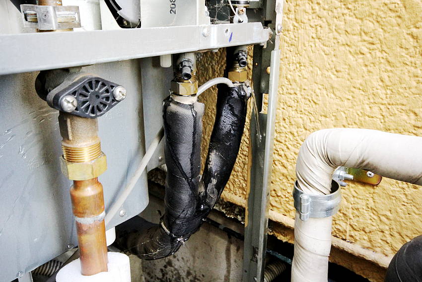 排水にお湯が抜けている