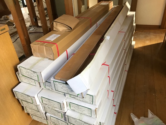 床材の運び込み