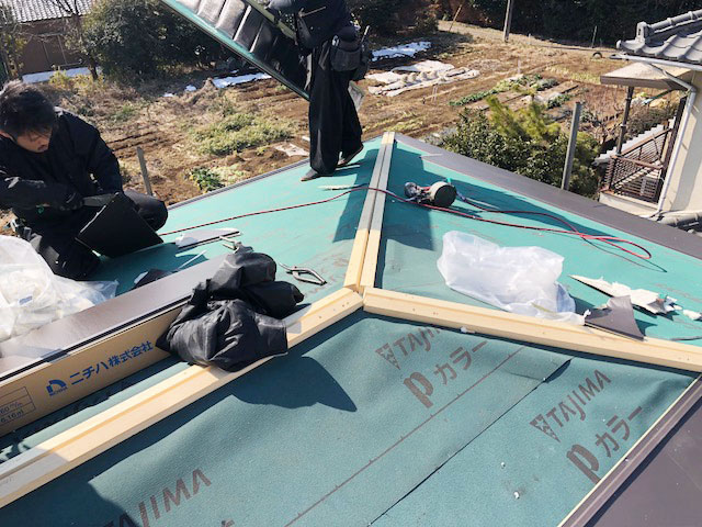 ルーフィング(防水シート)張り込み