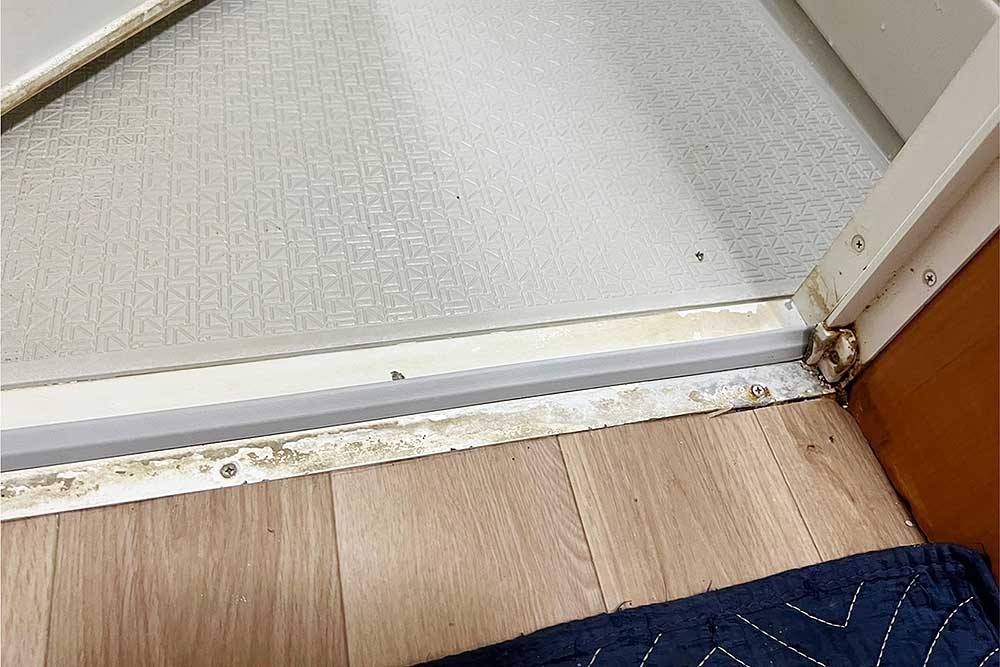 埼玉県鴻巣市の浴室ドアのパッキン交換