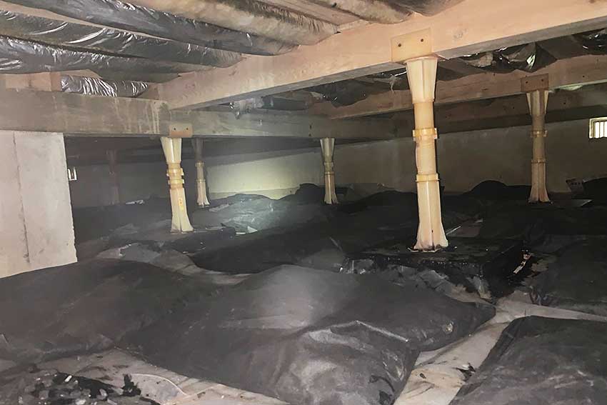 調湿マットを敷設した床下